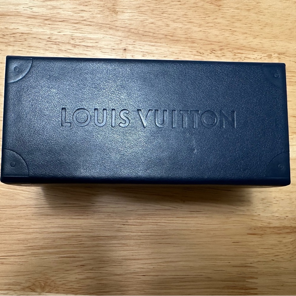 Louis Vuitton sunglasses case and dust bag insert